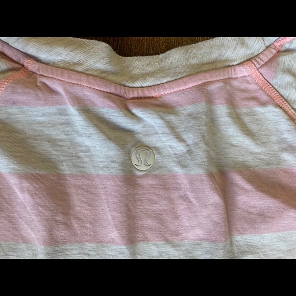 Lululemon Dhyana short sleeve size 8 - Picture 4 of 8